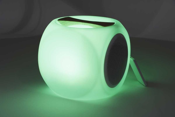 Lautsprecher in Grün mit Fernbedienung